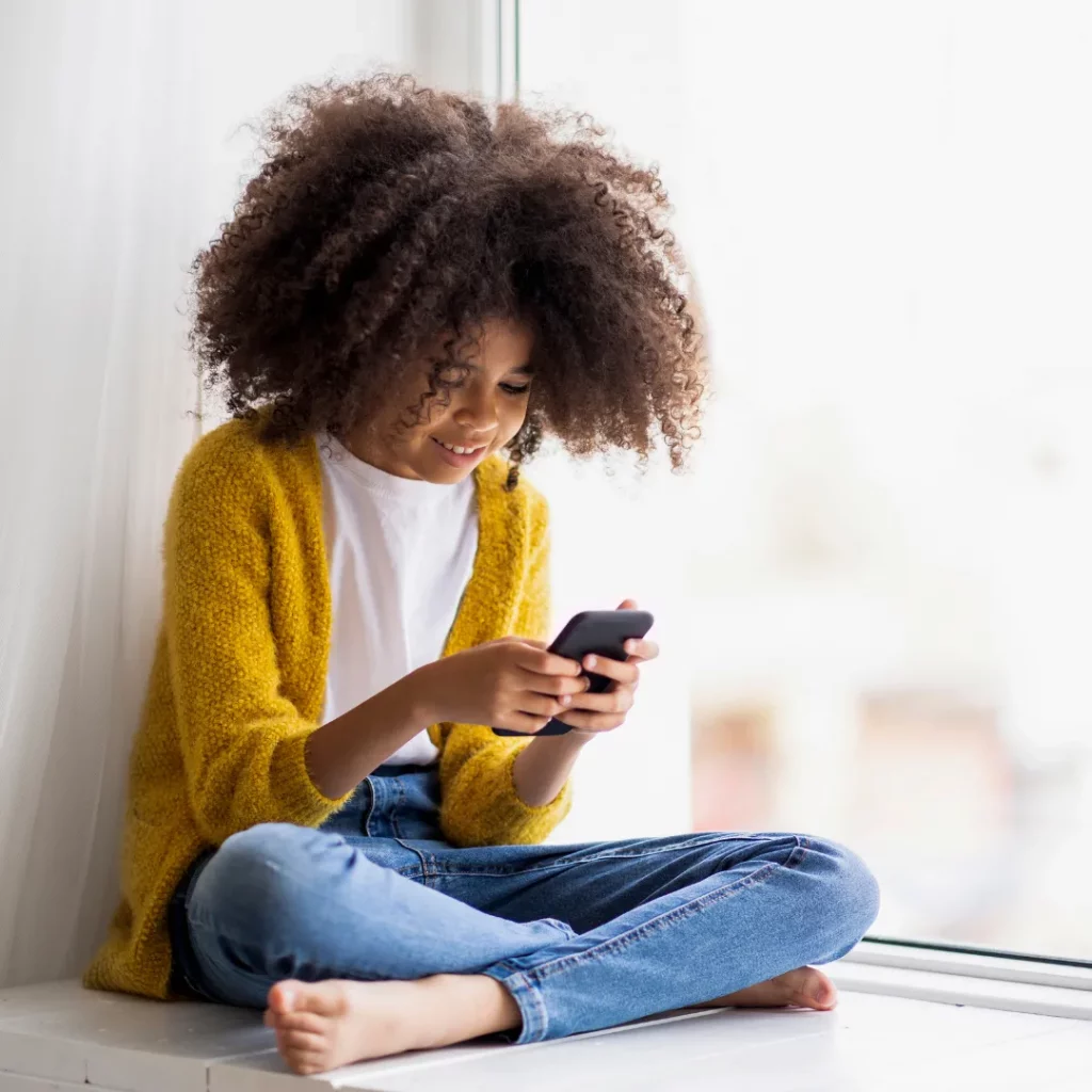 Signs That Indicate Your Child Is Ready for a Cell Phone